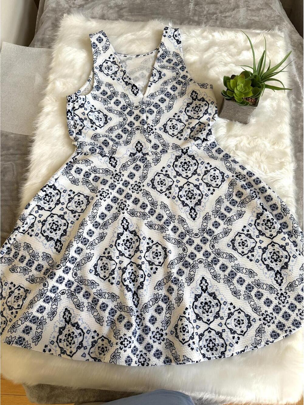 Prince & Fox Blue and White Paisley Fit & Flare Dress Size S